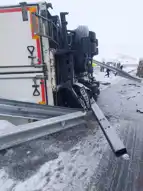 Elazığ'da Karlı Yolda Kamyon Kazası: Şoför Yaralı