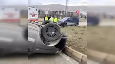 Elazığ'da Çarpışma: 1 Yaralı, Hafif Ticari Takla Attı
