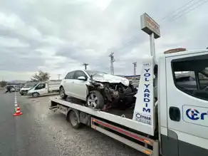 Doğu Anadolu'da Trafik Kazası: 2 Yaralı