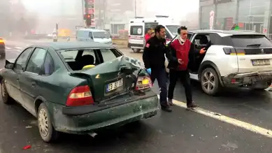 Elazığ'da 6 Araçlık Zincirleme Kaza: 3 Yaralı