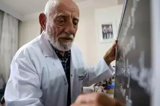 Emekli Öğretmen, Öğrencilerinden Anlamlı Sürpriz Aldı