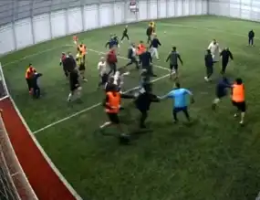 Halı Saha Kavgası Güvenlik Kameralarına Yansıdı