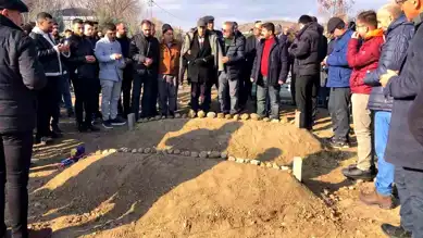 Karlıova'da Otobüs Kazası: Genç Hekim Çift Hayatını Kaybetti
