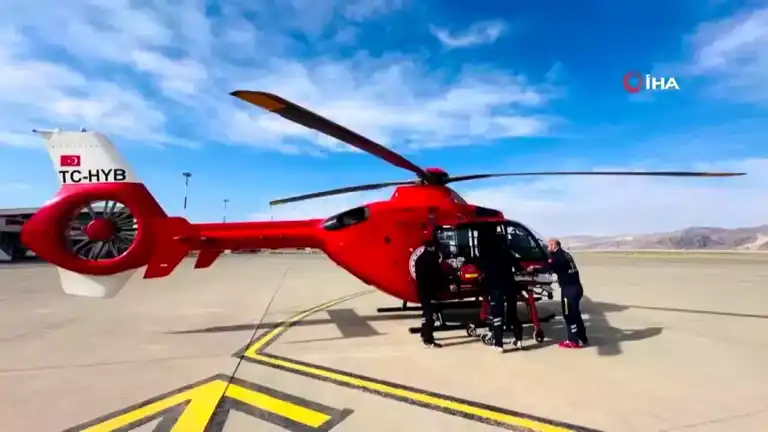 5 Aylık Bebek, Ambulans Helikopterle Elazığ'a Sevk Edildi