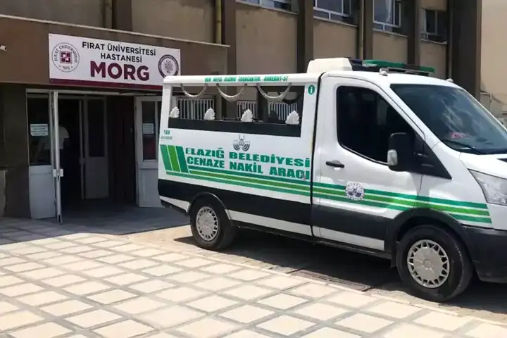 Elazığ'da Cenaze Mezardan Çıkarıldı!