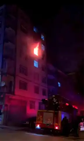 Apartman Yangını Paniğe Neden Oldu!