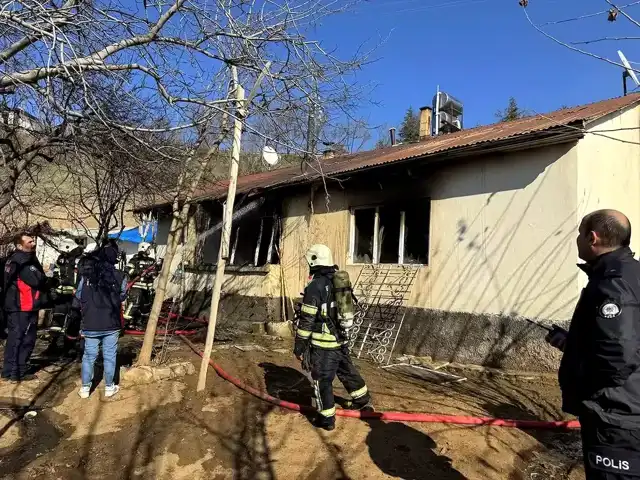 Elazığ'da Sobadan Çıkan Yangın: 1 Yaralı