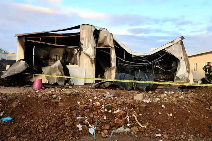 Elazığ'da İnşaat Yangını: 3 Yaralı