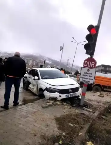 Elazığ'da 5 Yaralı Trafik Kazası
