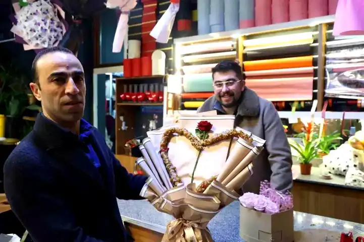Elazığ'da Sevgililer Günü'ne Orcik Buketleri