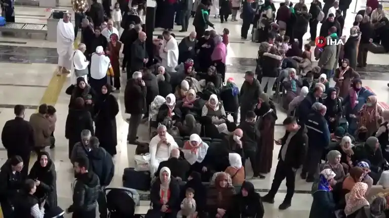 Elazığ'dan 407 Kişi Umreye Uğurlandı