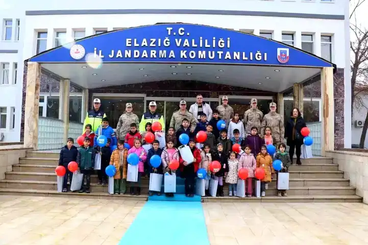 Elazığ Öğrencileri Jandarma'da Eğitim Aldı