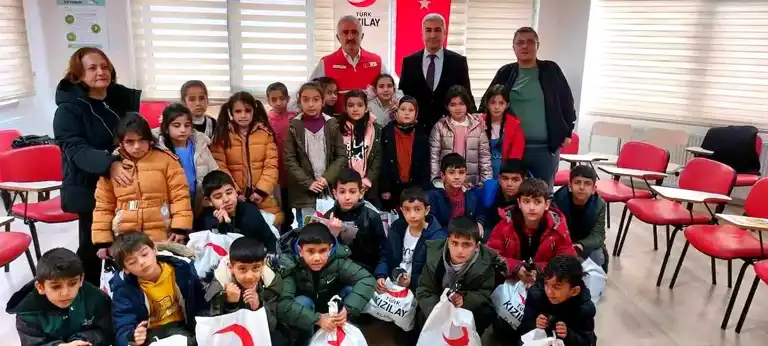 Elazığ Öğrencileri Kızılay'ı Ziyaret Etti